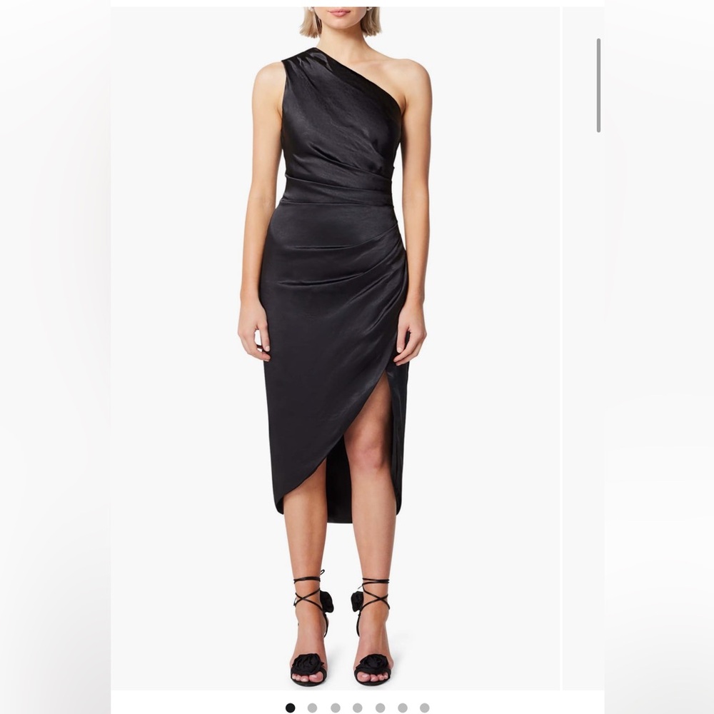 One shoulder dress